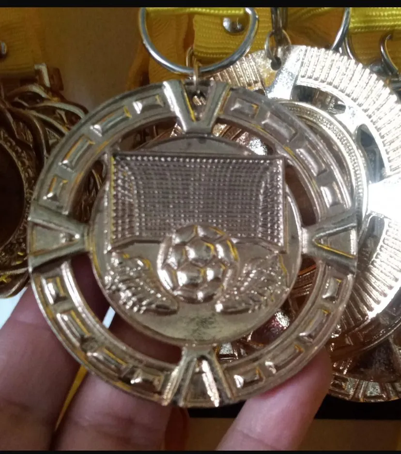 Medalla 1.8 futbol