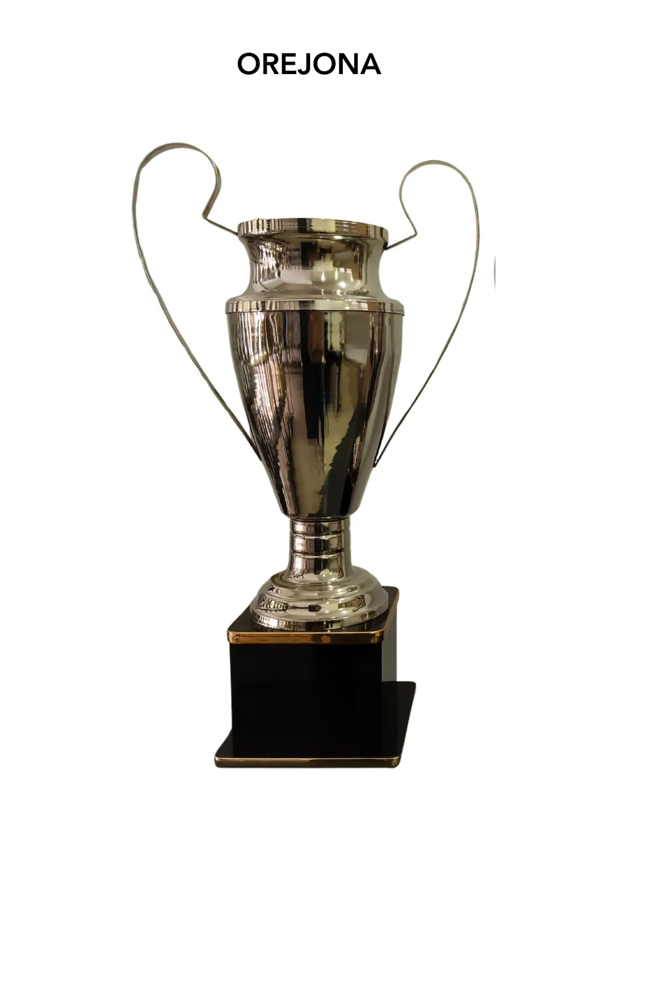 Copa Europea/Orejona plata niquelada 45 cm 4º