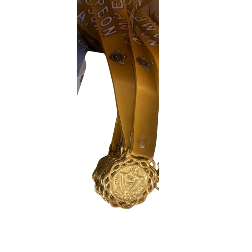 Medalla con liston personalizado Oro